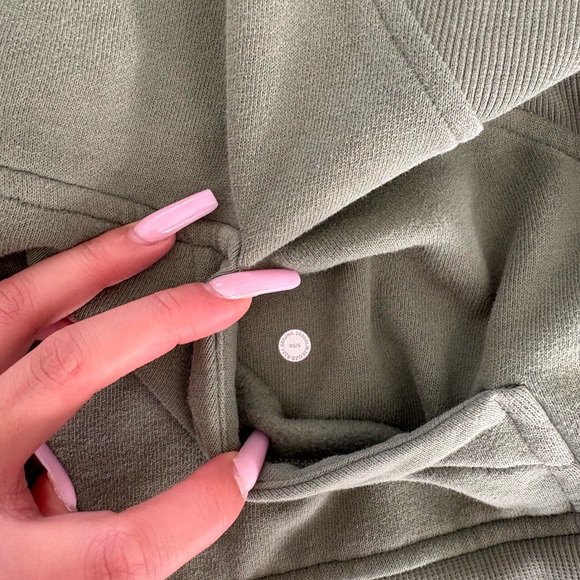 Lululemon Scuba Zip Up Crop Hoodie (XS/S) - Picture 2 of 3